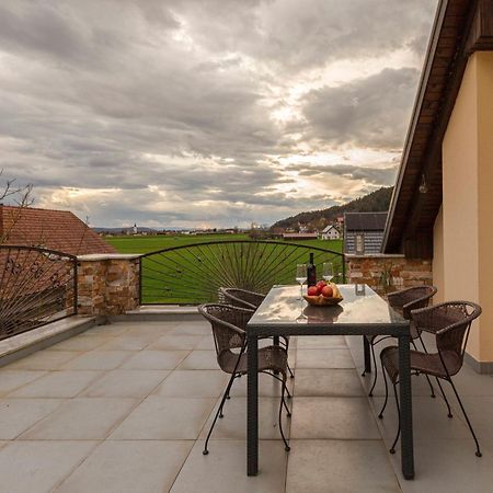 Apartment Tati Dol pri Ljubljani Экстерьер фото
